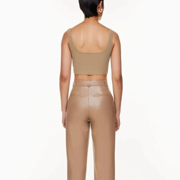 Aritzia Babaton Sculpt Knit Squareneck Cropped Tank Tan
Size L - Picture 3 of 10